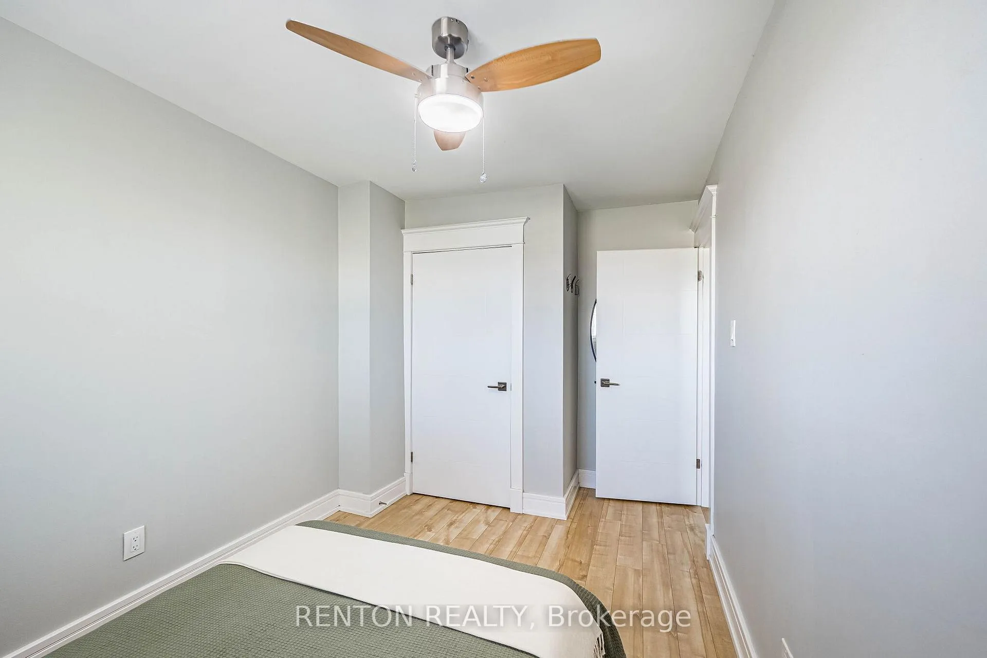 Photo 23 of Unit 6, 1536 Sixth Line, Oakville, College Park — HOMEH