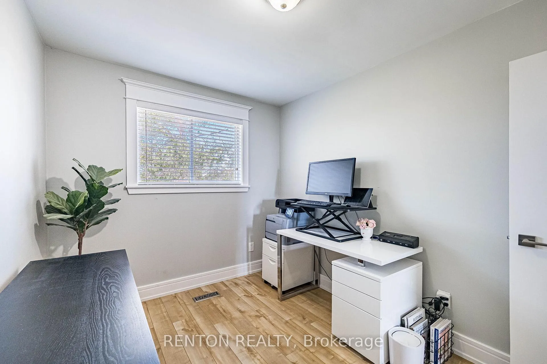 Photo 25 of Unit 6, 1536 Sixth Line, Oakville, College Park — HOMEH