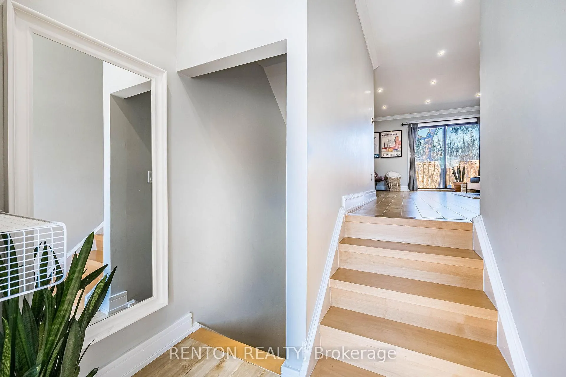 Photo 31 of Unit 6, 1536 Sixth Line, Oakville, College Park — HOMEH