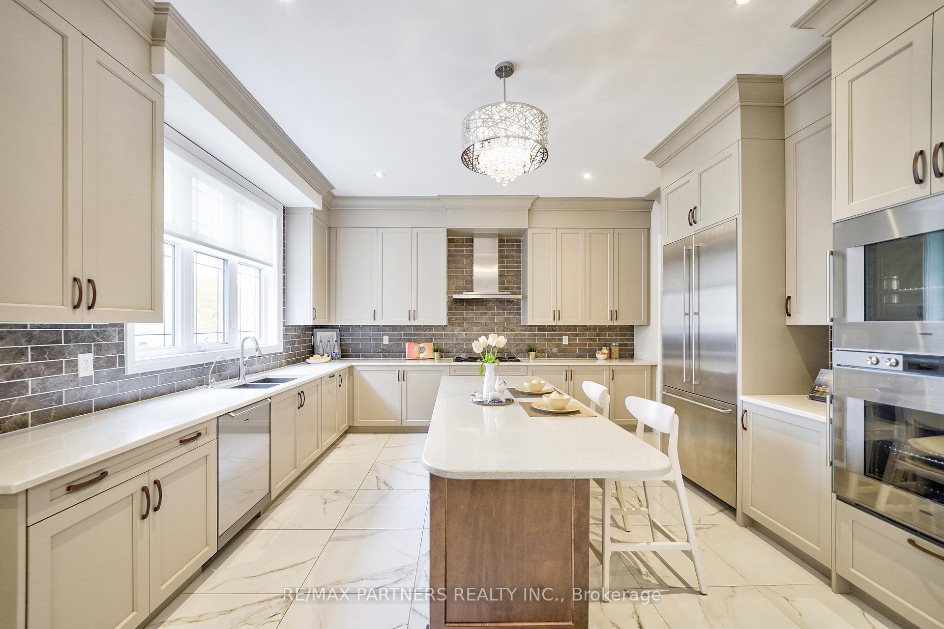 Photo 9 of 112 Baldry Avenue, Vaughan, Patterson — HOMEH