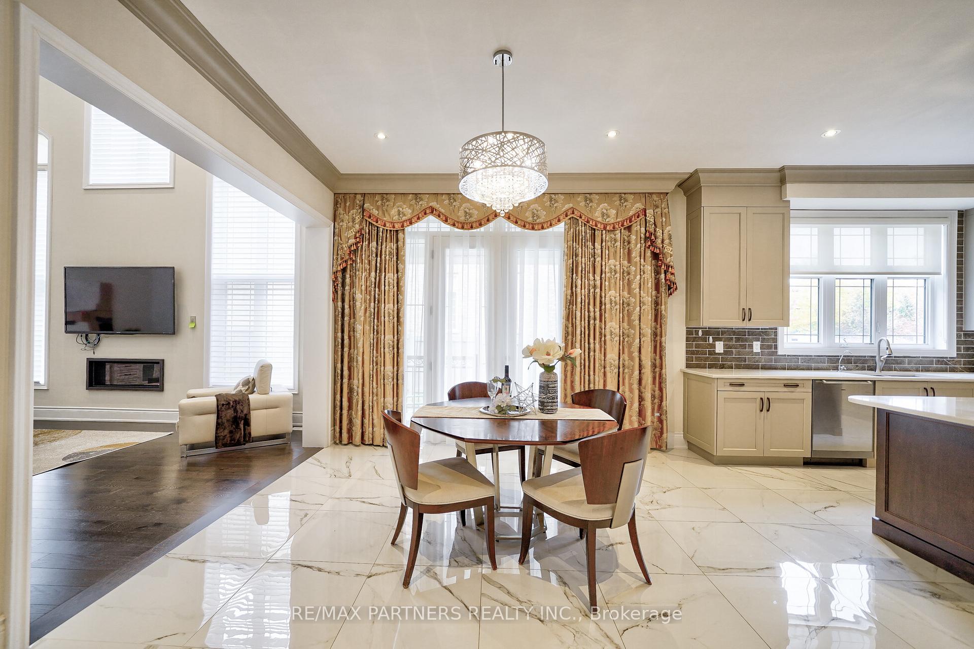 Photo 10 of 112 Baldry Avenue, Vaughan, Patterson — HOMEH