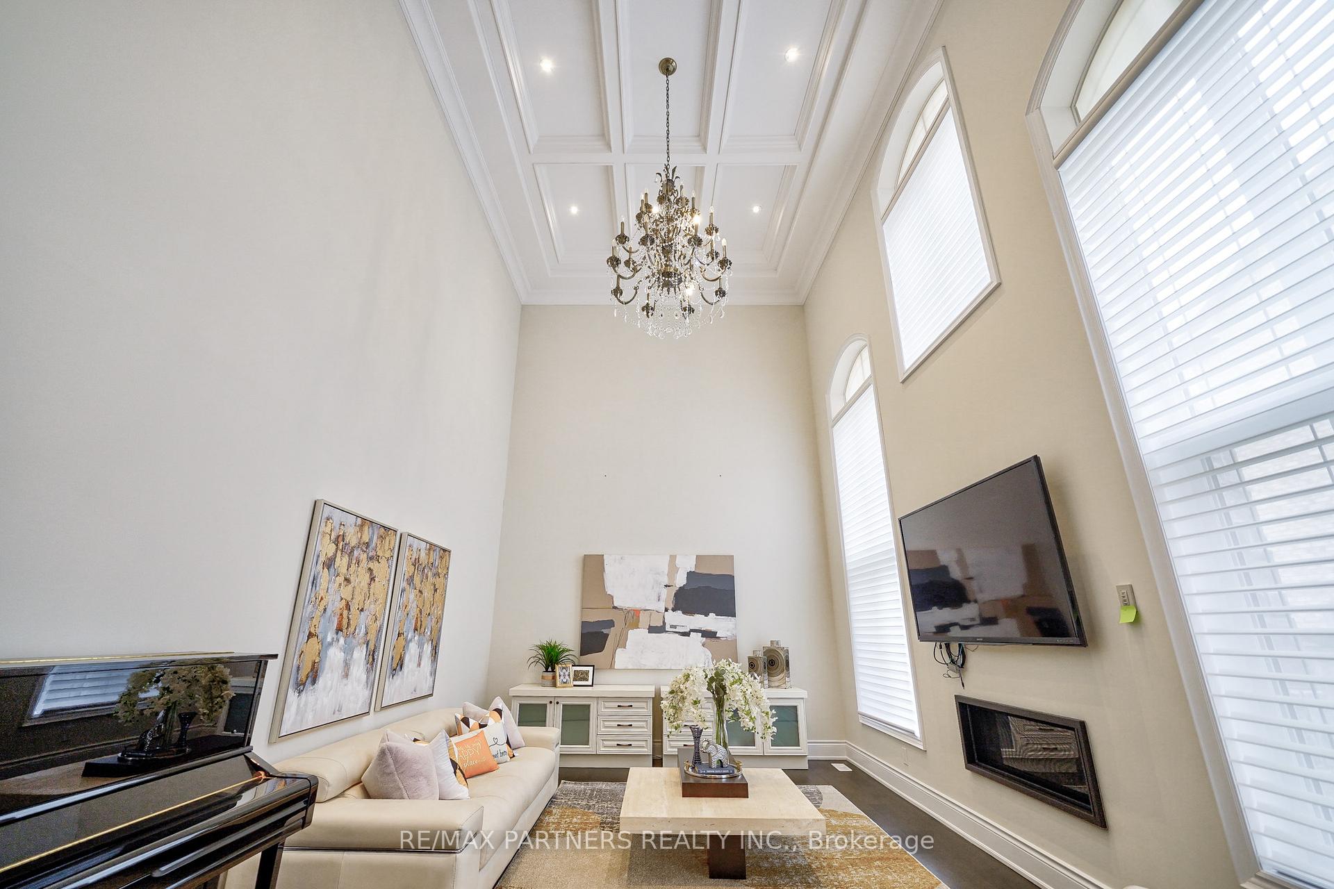 Photo 13 of 112 Baldry Avenue, Vaughan, Patterson — HOMEH