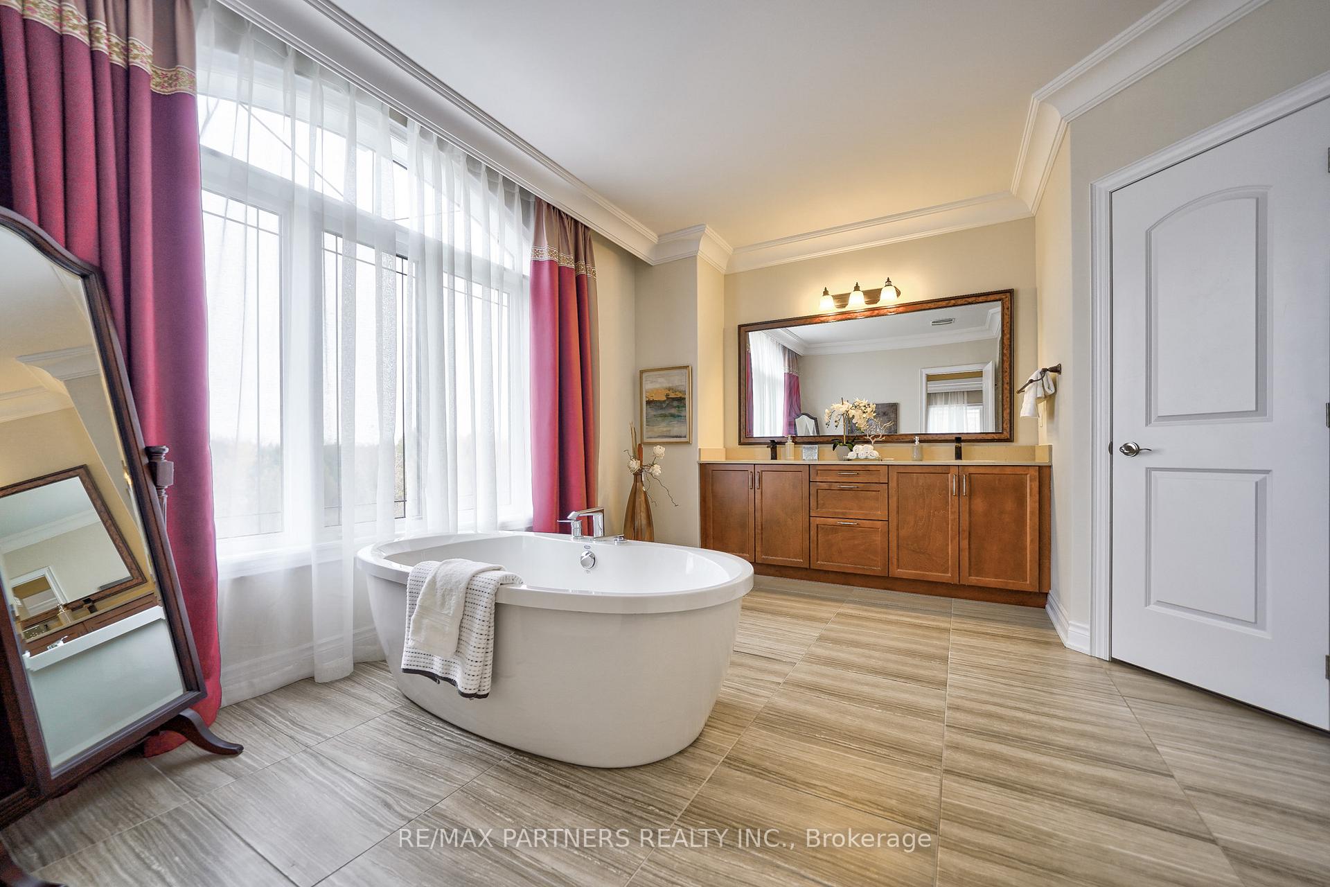 Photo 21 of 112 Baldry Avenue, Vaughan, Patterson — HOMEH