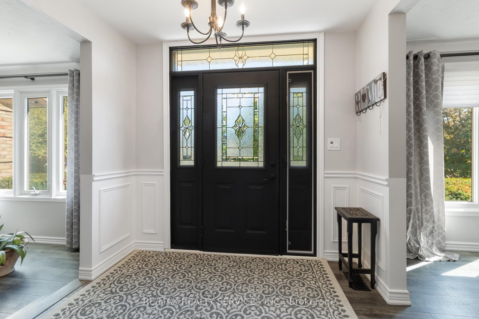 Photo 4 of 54 Audubon Street N, Hamilton, Stoney Creek Mountain — HOMEH