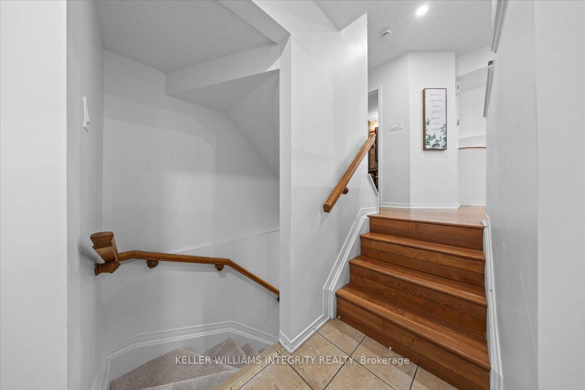 Photo 3 of 1221 Clyde Avenue, Ottawa, Central Park — HOMEH