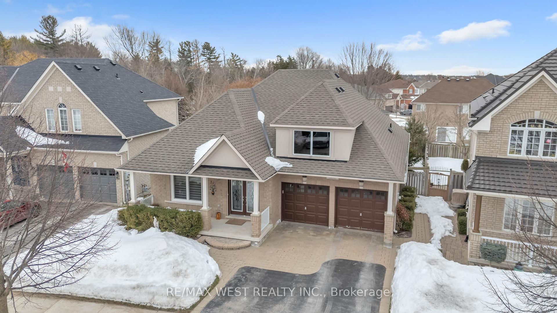 Photo 2 of 63 Empire Drive, Barrie, Innis-Shore — HOMEH