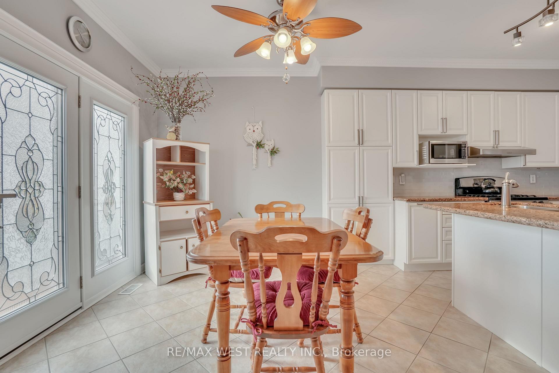 Photo 7 of 63 Empire Drive, Barrie, Innis-Shore — HOMEH