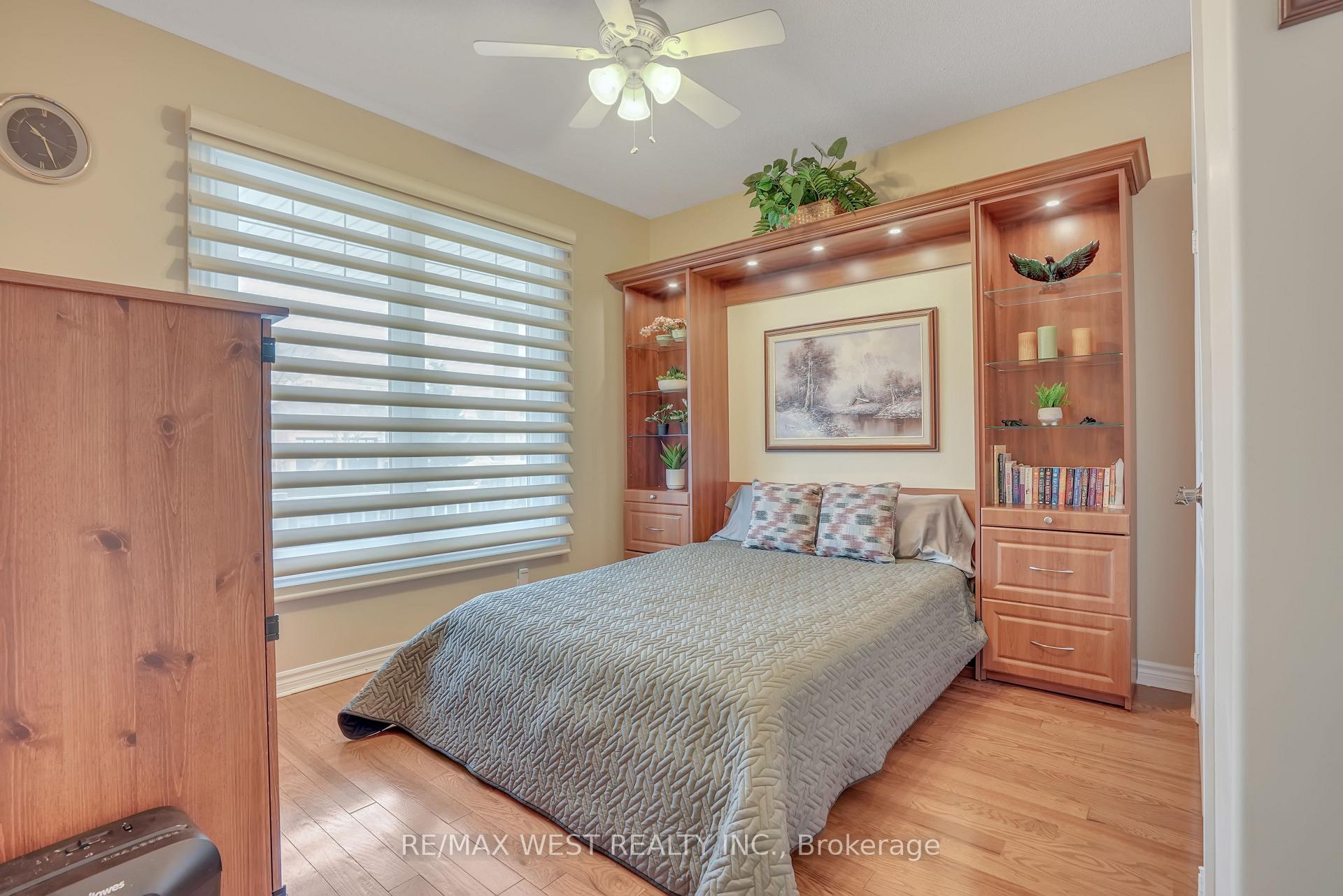 Photo 11 of 63 Empire Drive, Barrie, Innis-Shore — HOMEH