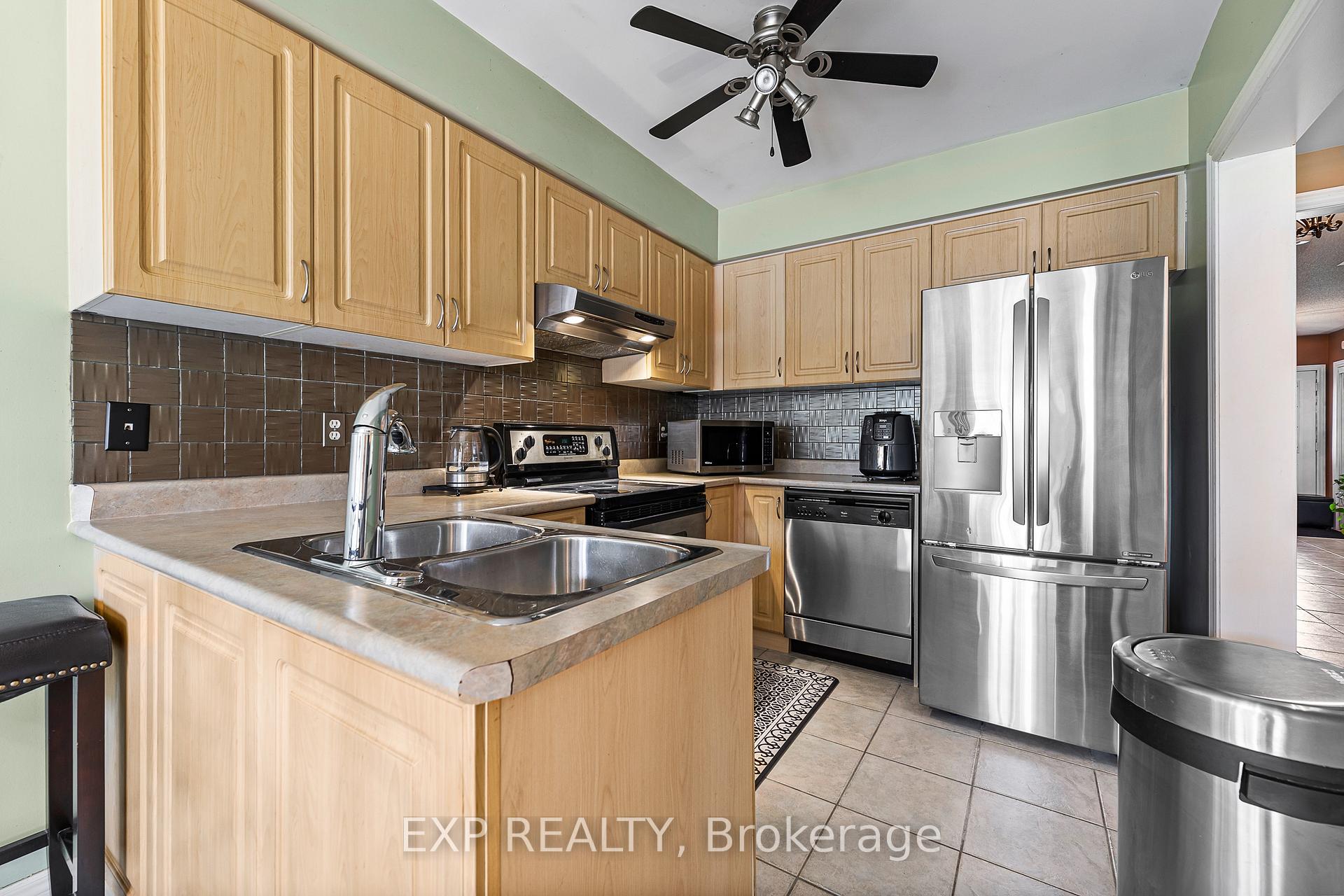 Photo 6 of 116 Casabel Drive, Vaughan, Vellore Village — HOMEH
