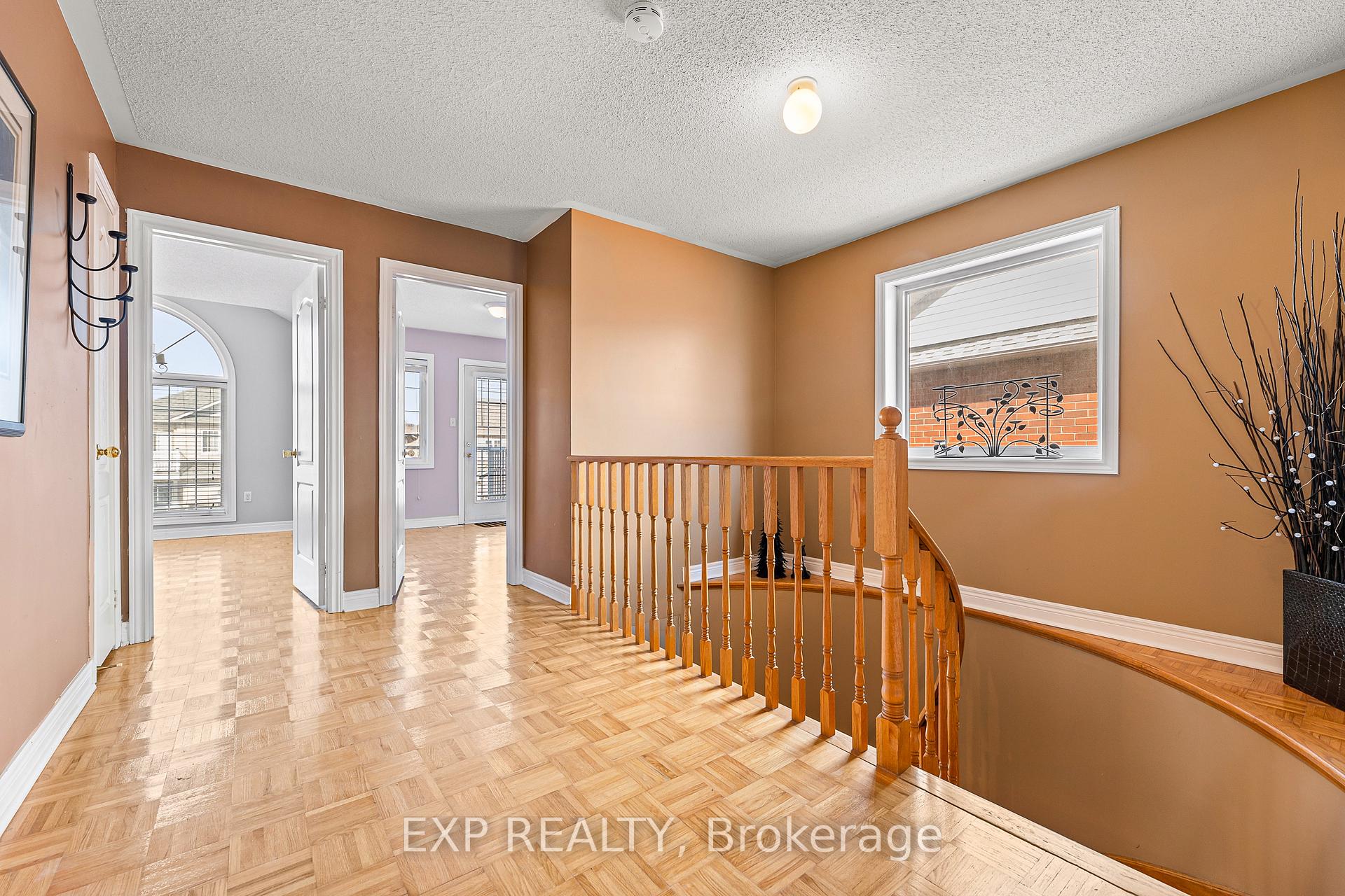 Photo 11 of 116 Casabel Drive, Vaughan, Vellore Village — HOMEH