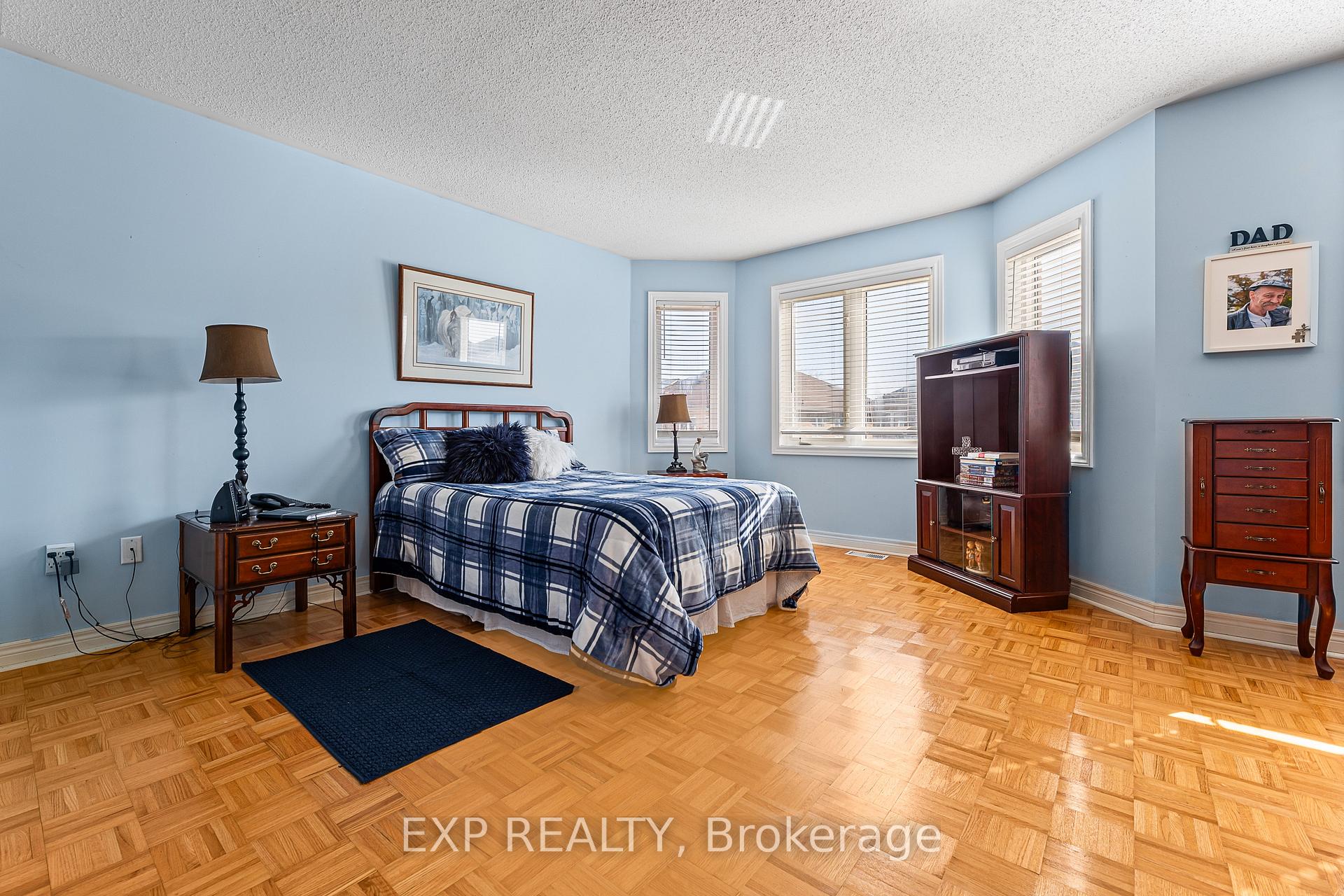 Photo 18 of 116 Casabel Drive, Vaughan, Vellore Village — HOMEH