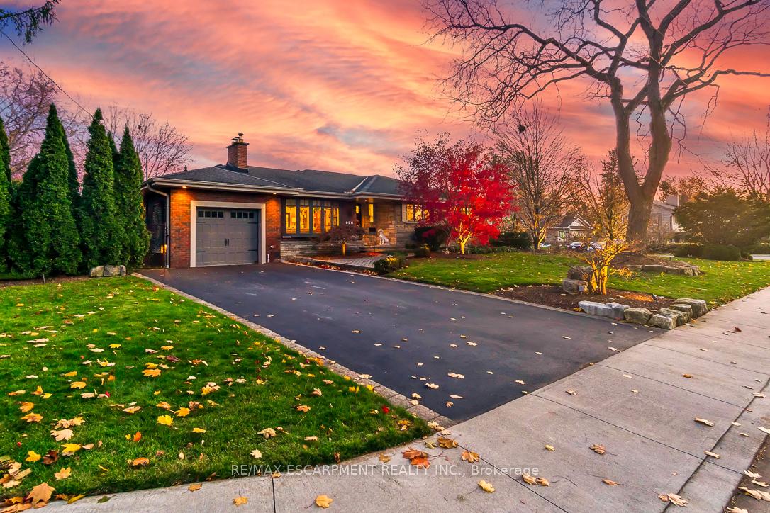 Photo 2 of 686 Holt Drive, Burlington, LaSalle — HOMEH