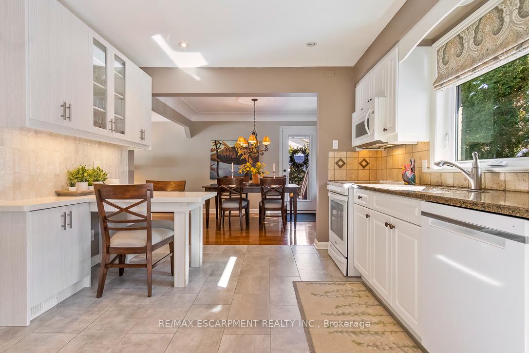 Photo 15 of 686 Holt Drive, Burlington, LaSalle — HOMEH
