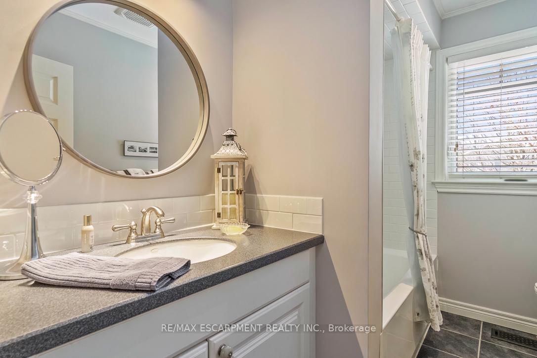 Photo 22 of 686 Holt Drive, Burlington, LaSalle — HOMEH