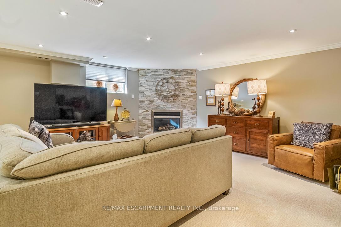 Photo 23 of 686 Holt Drive, Burlington, LaSalle — HOMEH