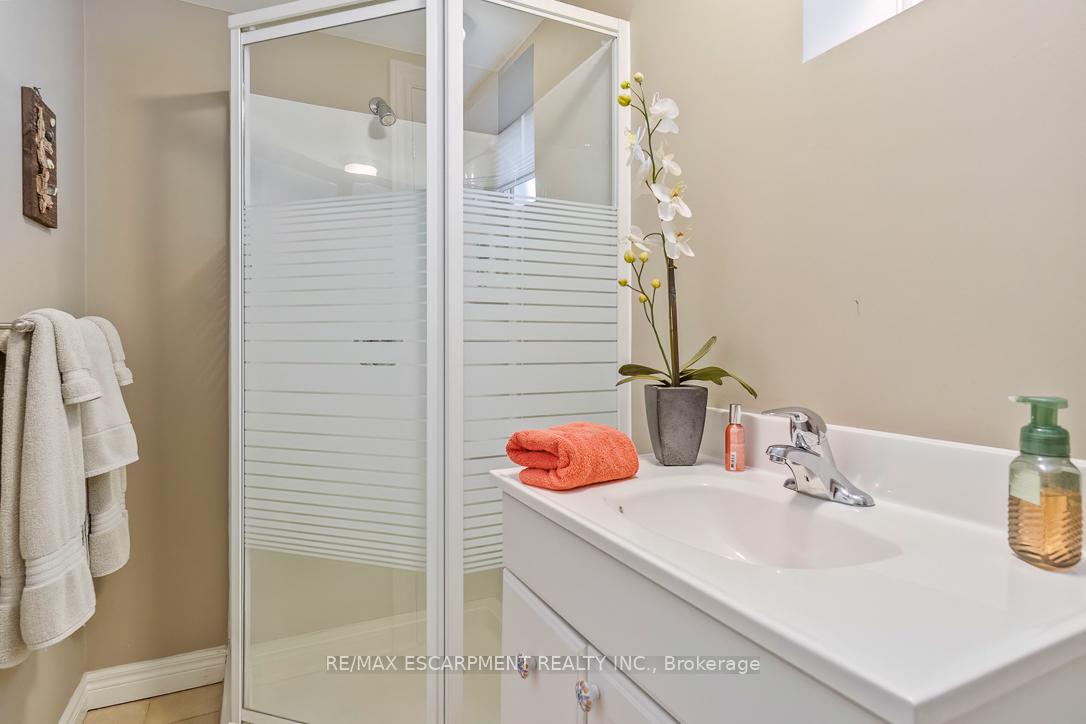 Photo 32 of 686 Holt Drive, Burlington, LaSalle — HOMEH