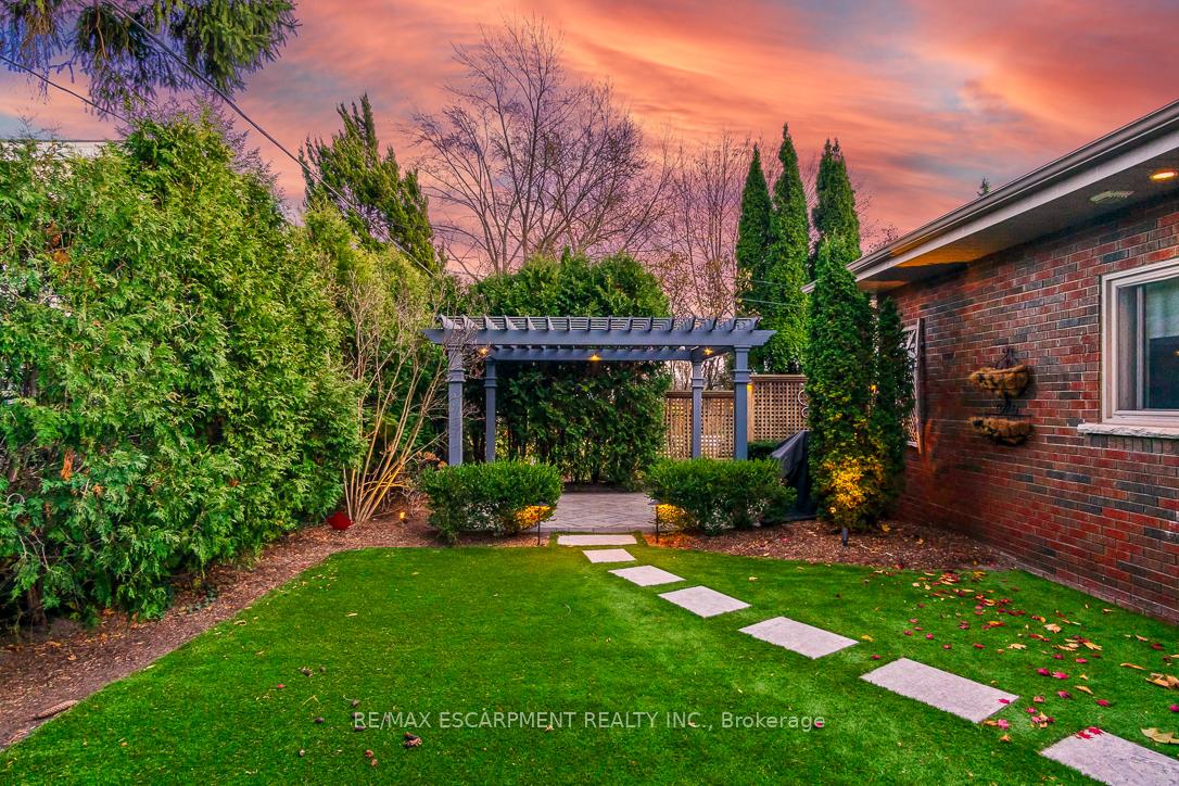 Photo 37 of 686 Holt Drive, Burlington, LaSalle — HOMEH