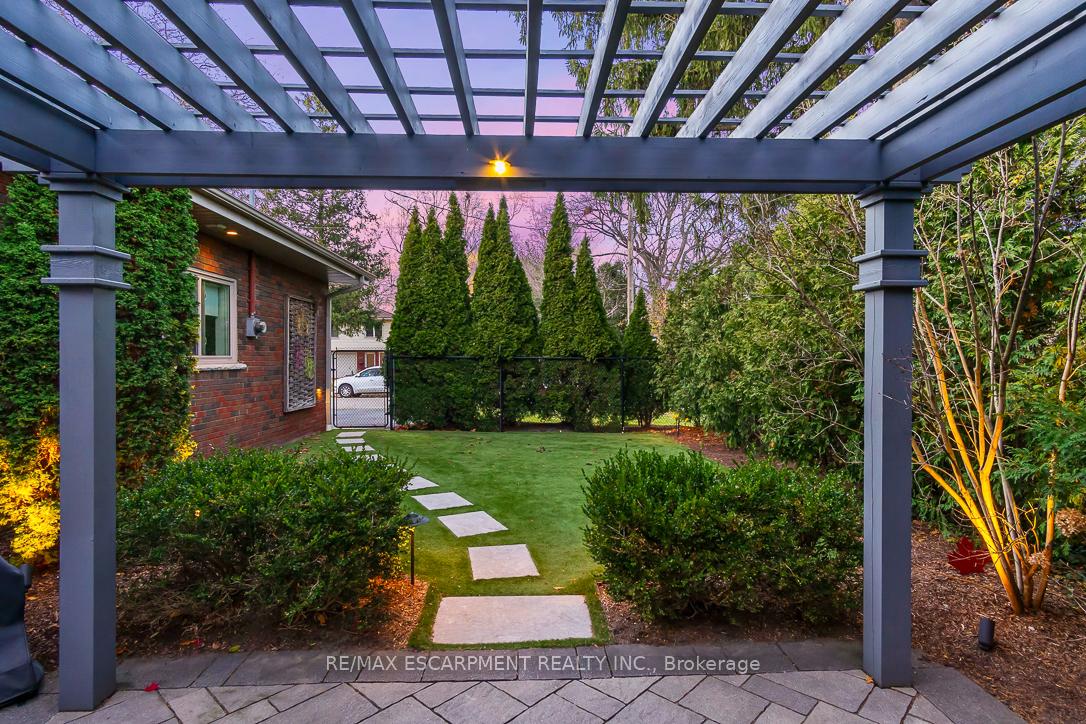 Photo 38 of 686 Holt Drive, Burlington, LaSalle — HOMEH