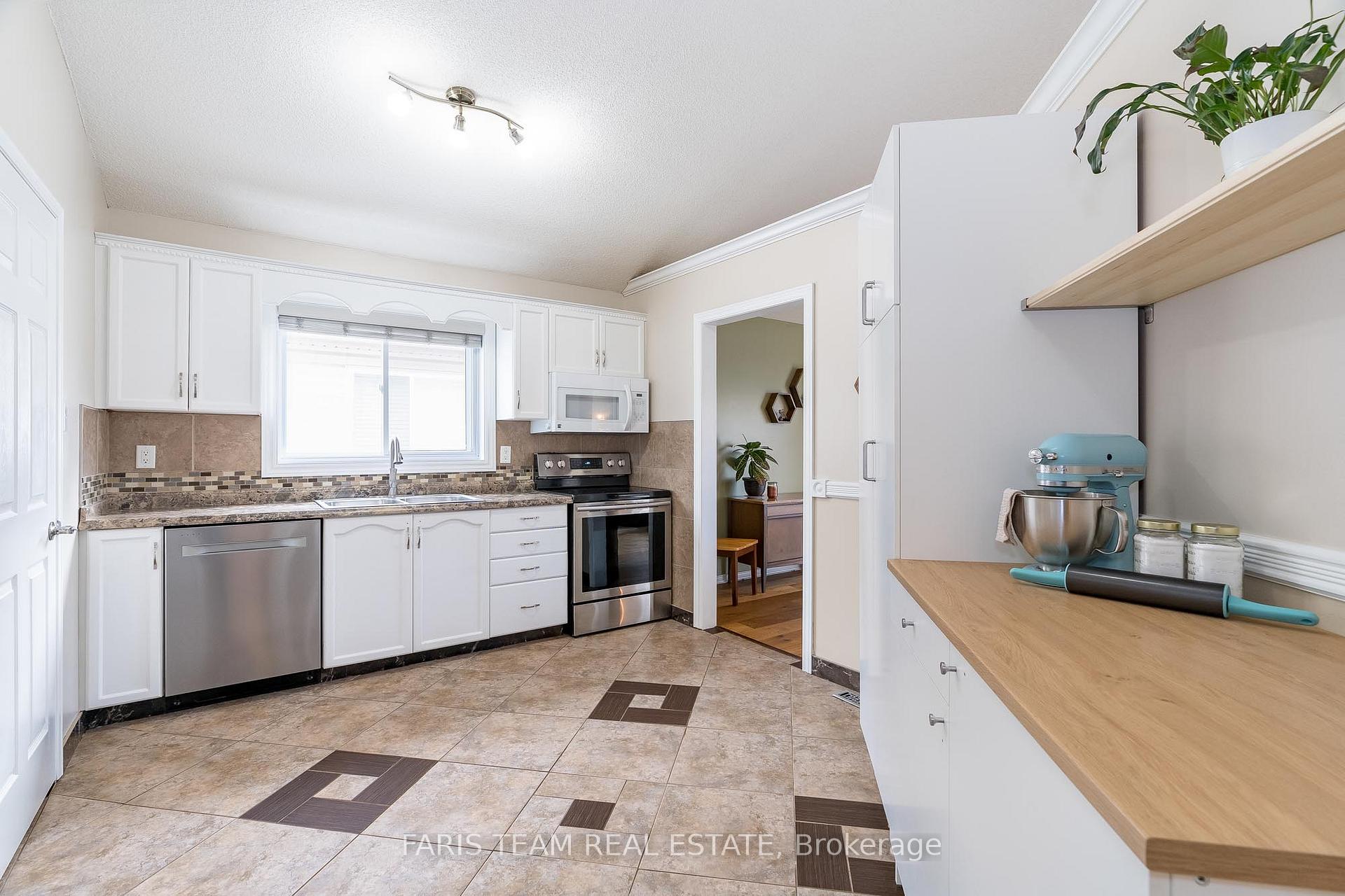 Photo 3 of 67 Herrell Avenue, Barrie, Painswick North — HOMEH