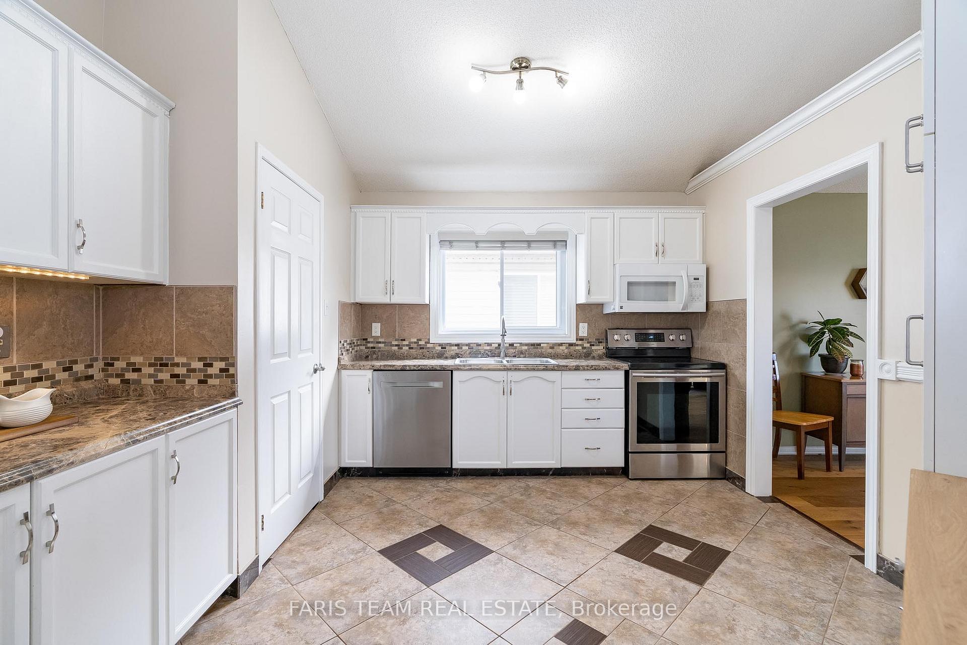 Photo 4 of 67 Herrell Avenue, Barrie, Painswick North — HOMEH
