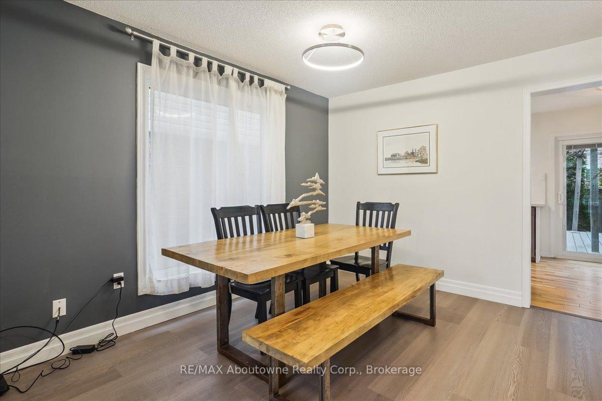 Photo 9 of 5021 Bunton Crescent, Burlington, Orchard — HOMEH