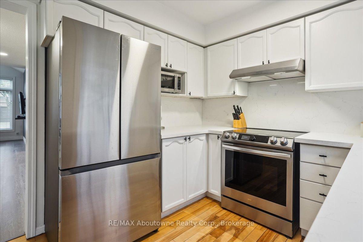 Photo 14 of 5021 Bunton Crescent, Burlington, Orchard — HOMEH