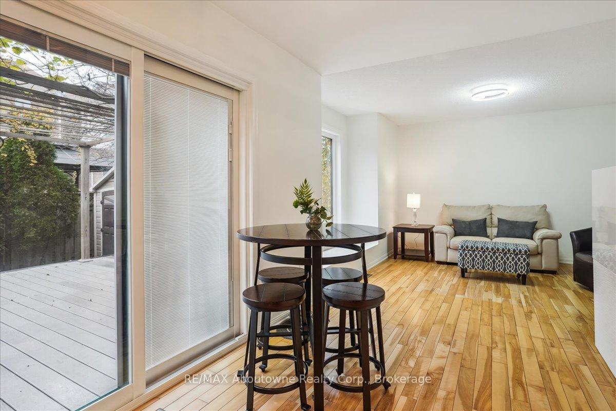 Photo 16 of 5021 Bunton Crescent, Burlington, Orchard — HOMEH