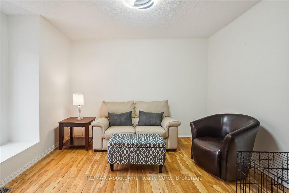 Photo 20 of 5021 Bunton Crescent, Burlington, Orchard — HOMEH