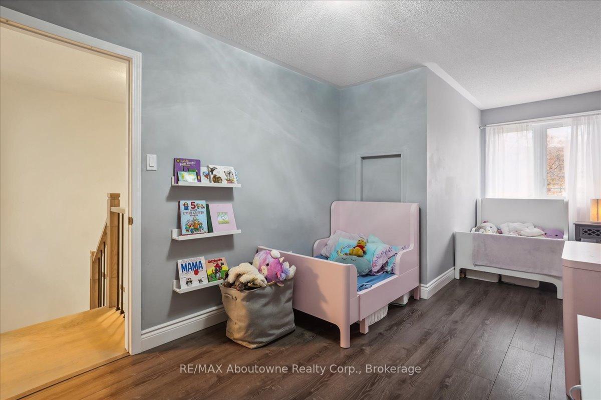 Photo 22 of 5021 Bunton Crescent, Burlington, Orchard — HOMEH