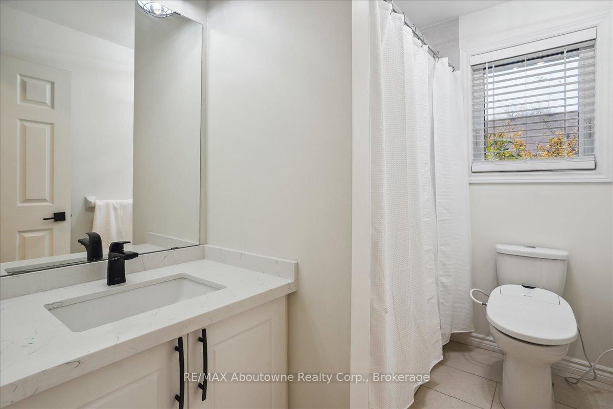 Photo 24 of 5021 Bunton Crescent, Burlington, Orchard — HOMEH