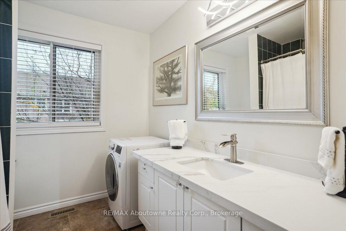 Photo 26 of 5021 Bunton Crescent, Burlington, Orchard — HOMEH