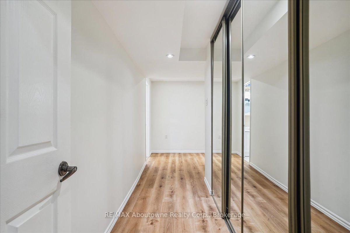 Photo 31 of 5021 Bunton Crescent, Burlington, Orchard — HOMEH
