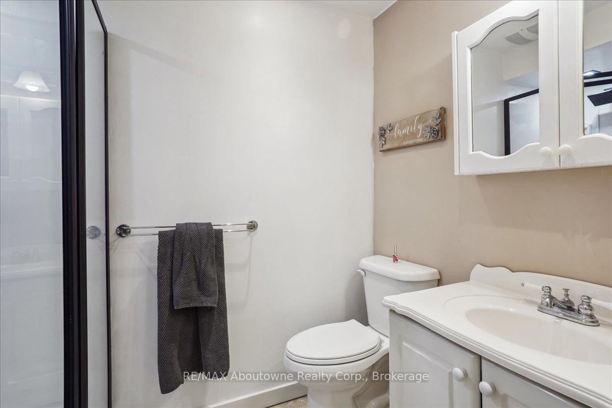 Photo 35 of 5021 Bunton Crescent, Burlington, Orchard — HOMEH