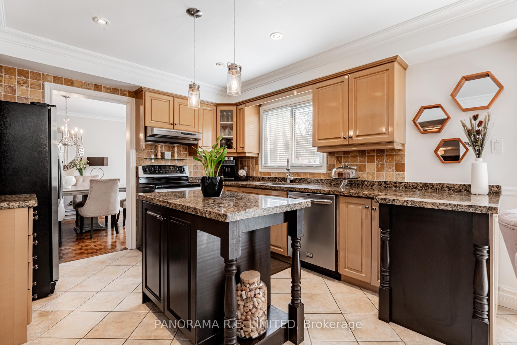 Photo 8 of 96 Beechnut Road, Vaughan, West Woodbridge — HOMEH