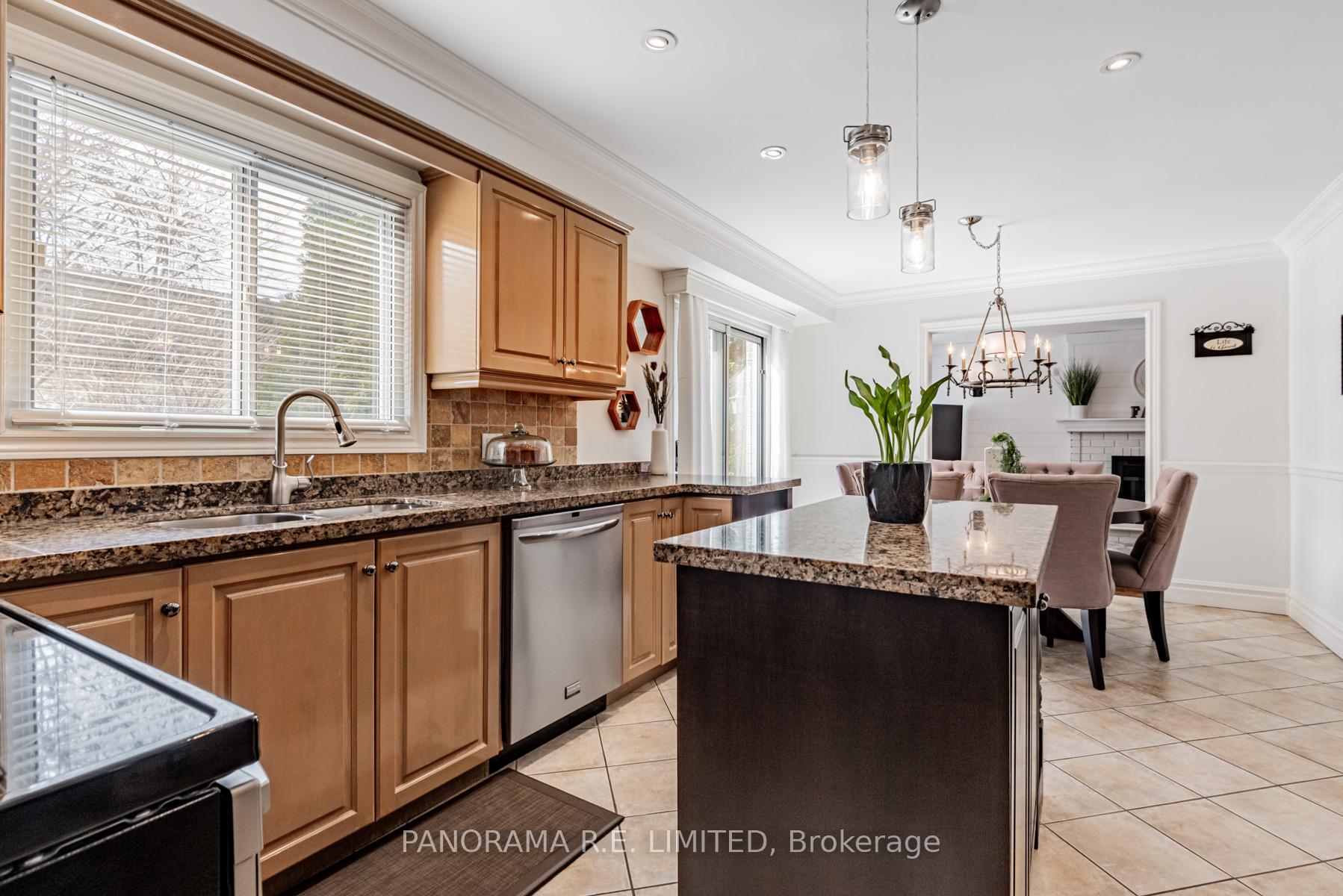 Photo 9 of 96 Beechnut Road, Vaughan, West Woodbridge — HOMEH