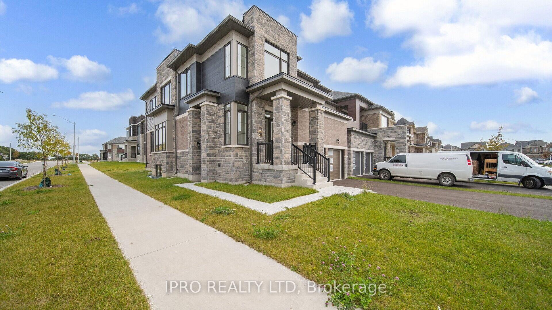 Photo 3 of 20 Ludlow Drive, Barrie, Rural Barrie Southeast — HOMEH