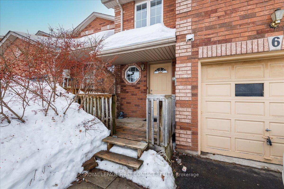 Photo 2 of 6 Caribou Court, Barrie, Holly — HOMEH