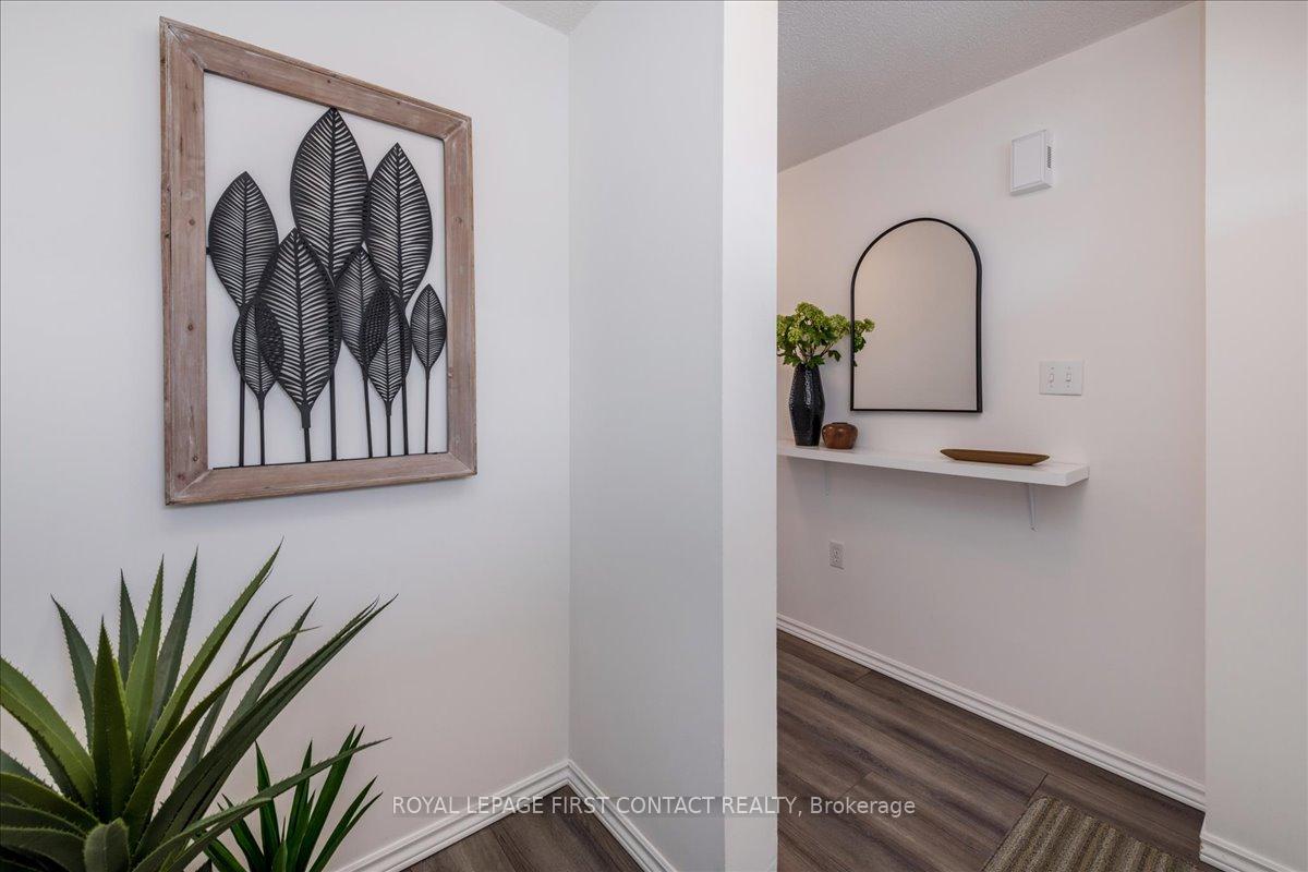Photo 5 of 6 Caribou Court, Barrie, Holly — HOMEH