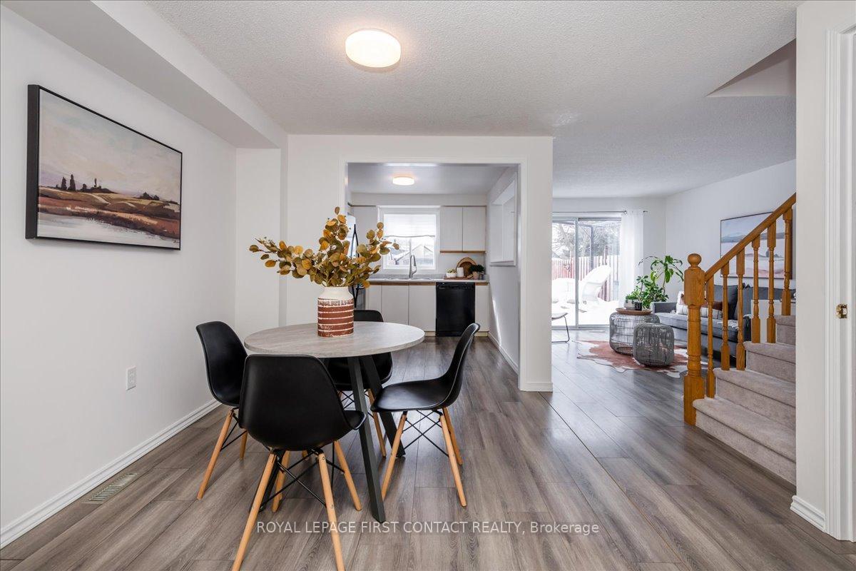 Photo 8 of 6 Caribou Court, Barrie, Holly — HOMEH