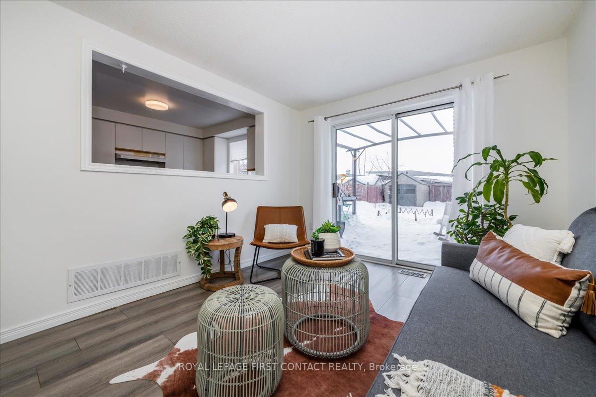 Photo 12 of 6 Caribou Court, Barrie, Holly — HOMEH