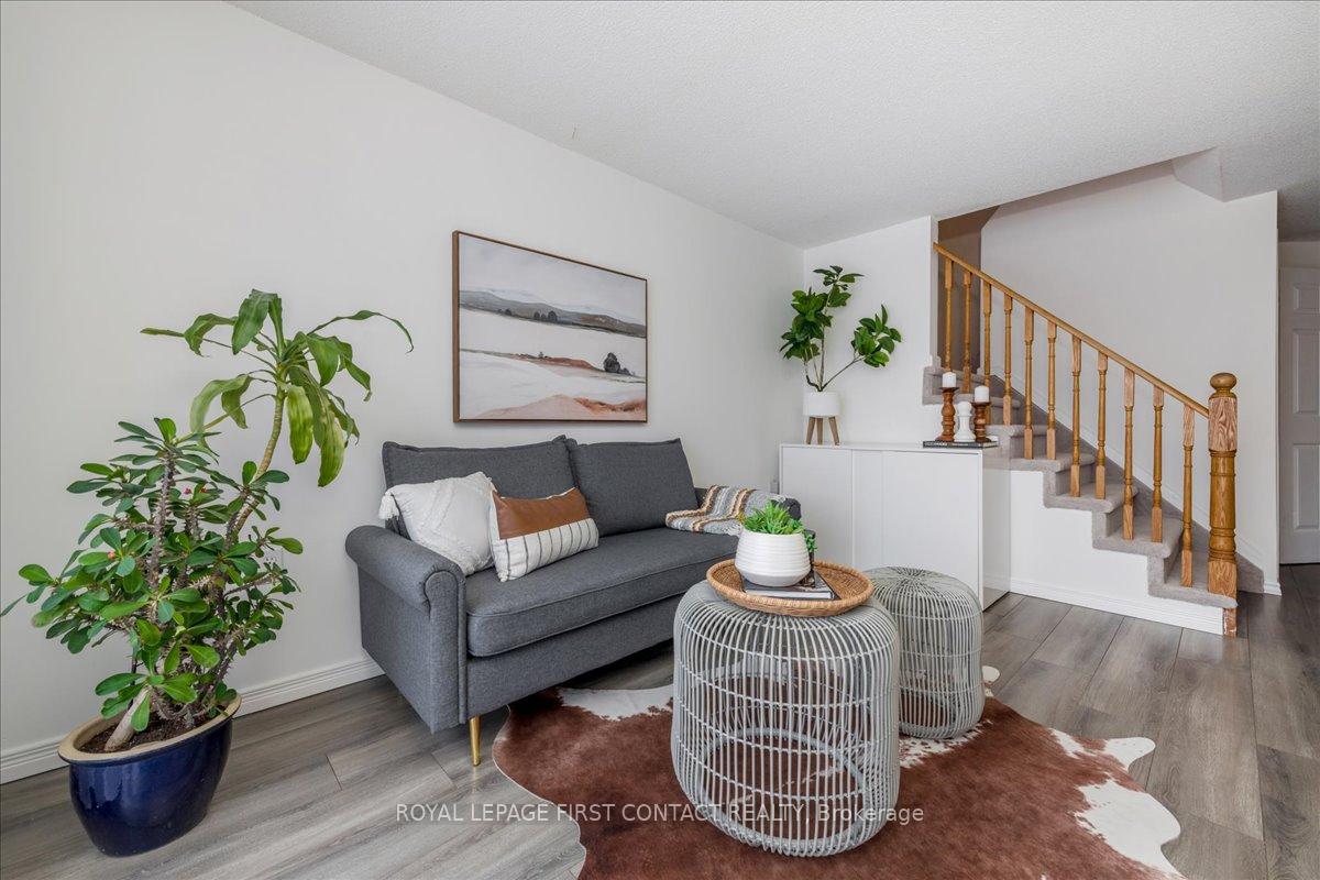 Photo 14 of 6 Caribou Court, Barrie, Holly — HOMEH