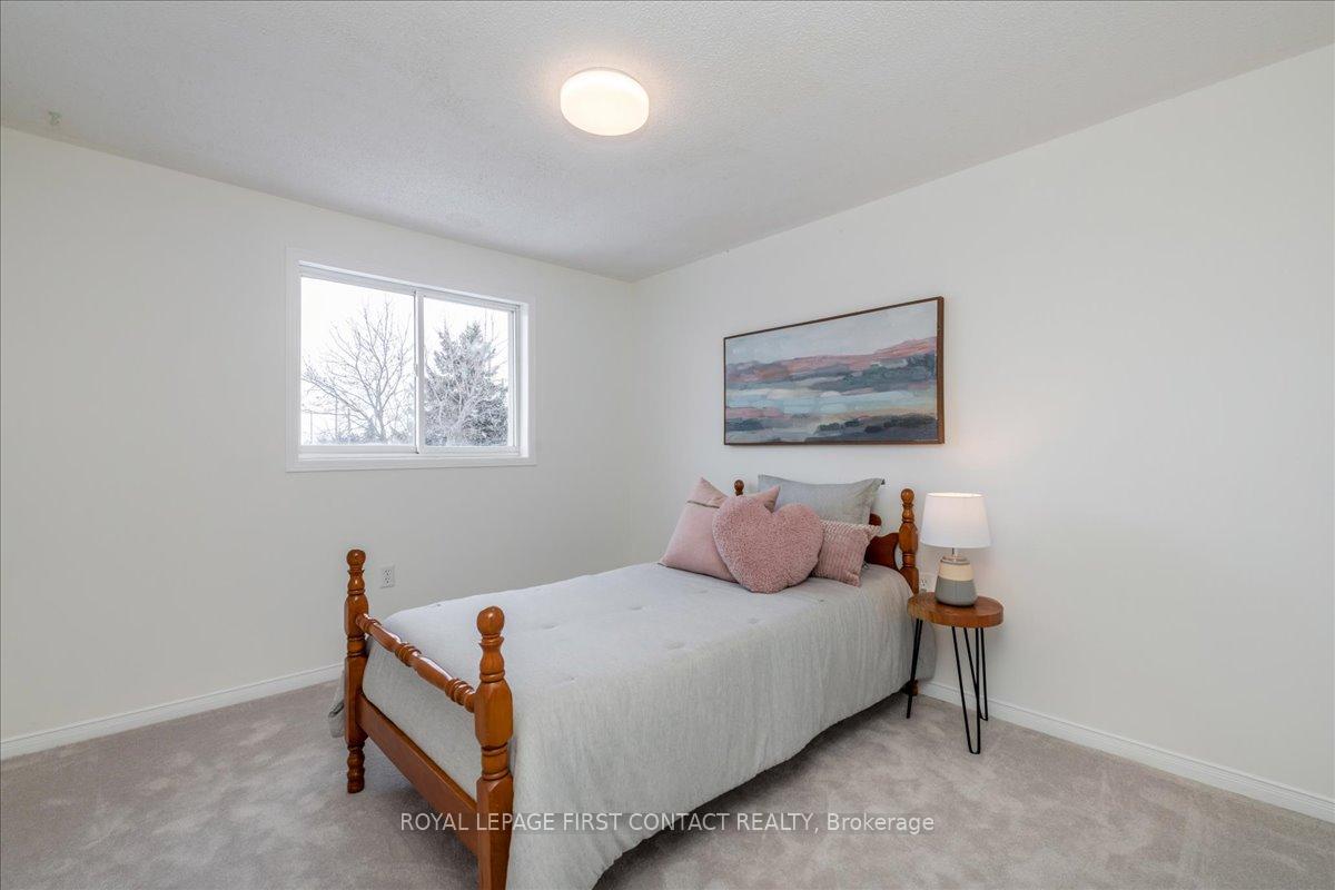 Photo 18 of 6 Caribou Court, Barrie, Holly — HOMEH
