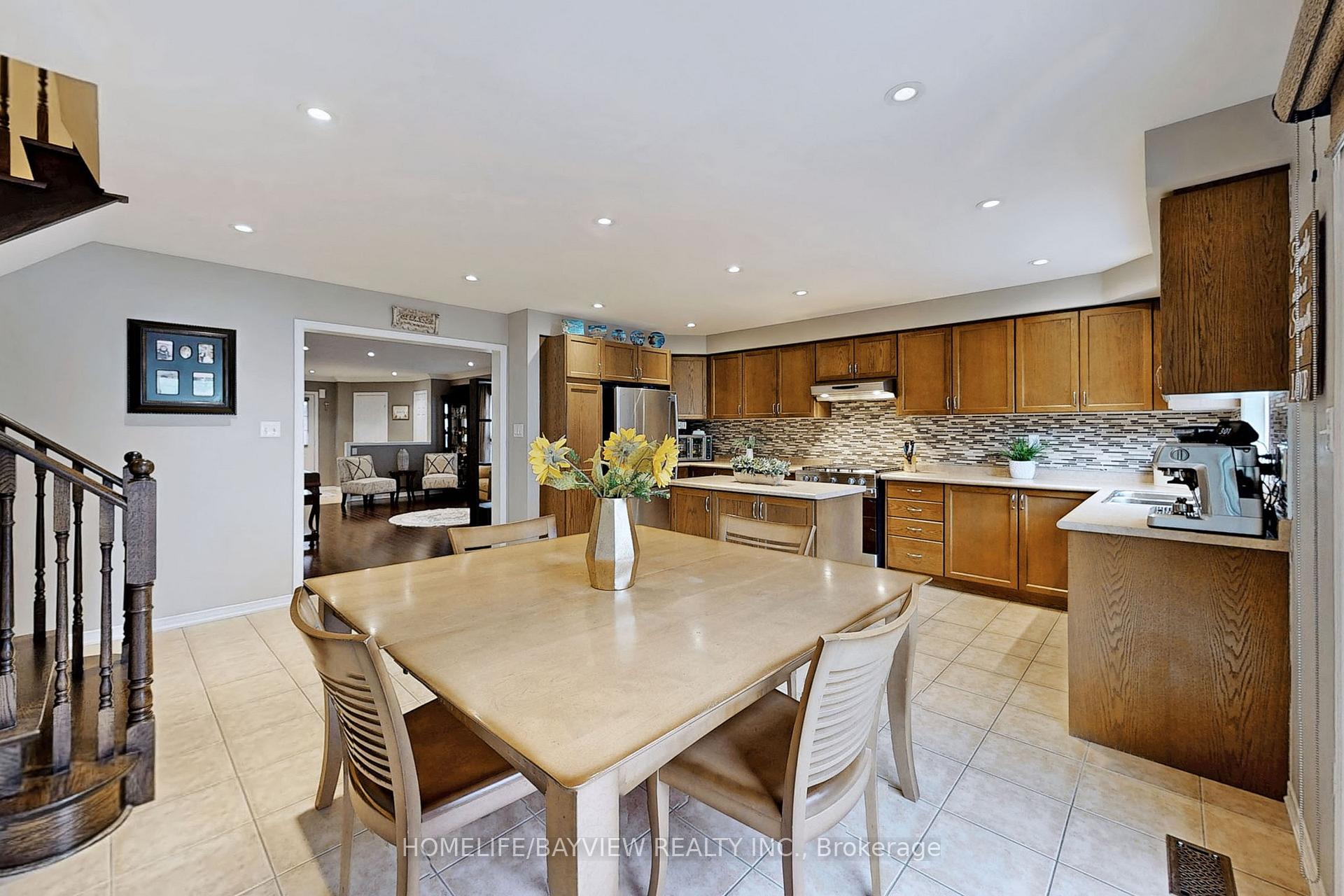 Photo 10 of 11 Rosario Drive, Vaughan, Vellore Village — HOMEH