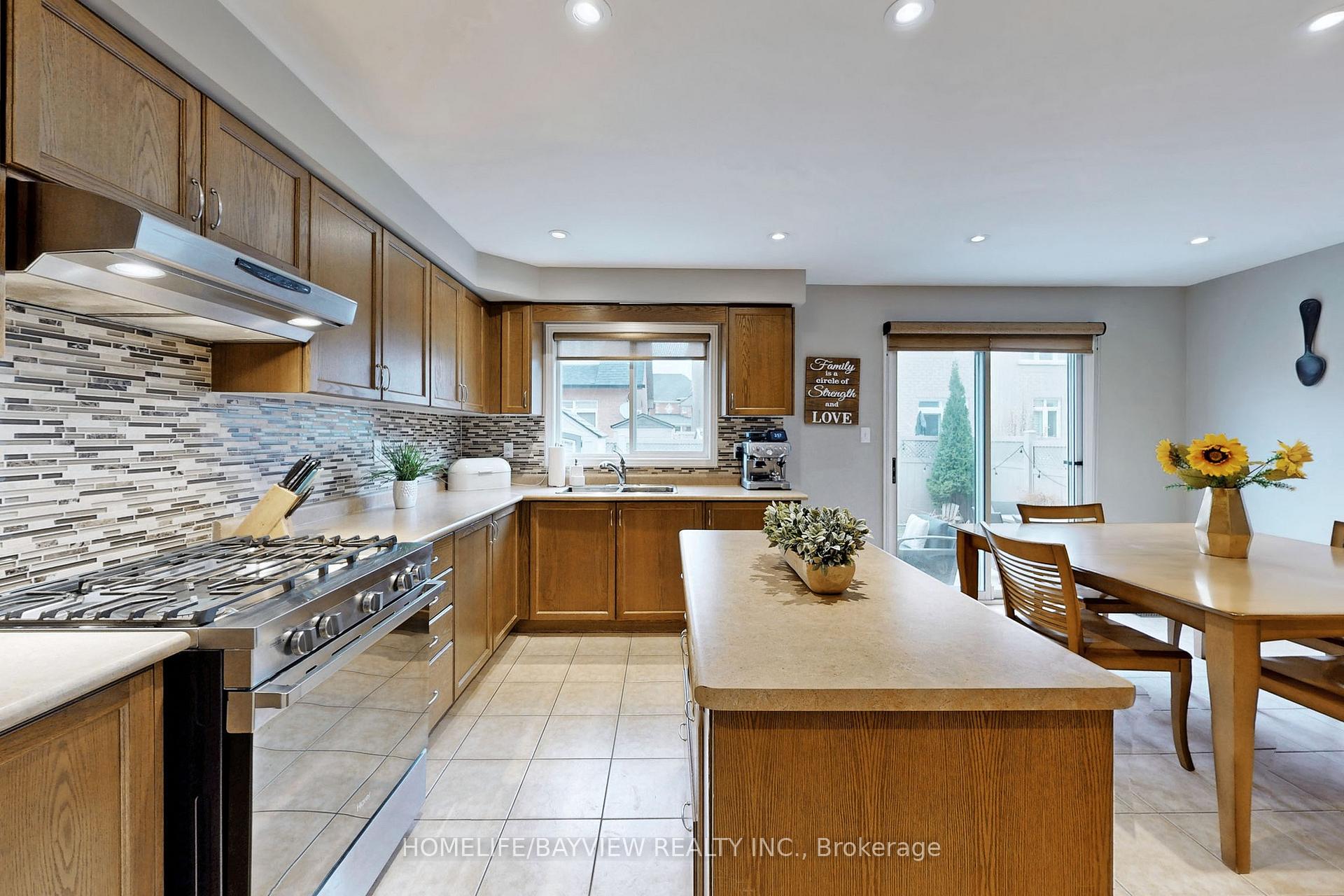 Photo 13 of 11 Rosario Drive, Vaughan, Vellore Village — HOMEH