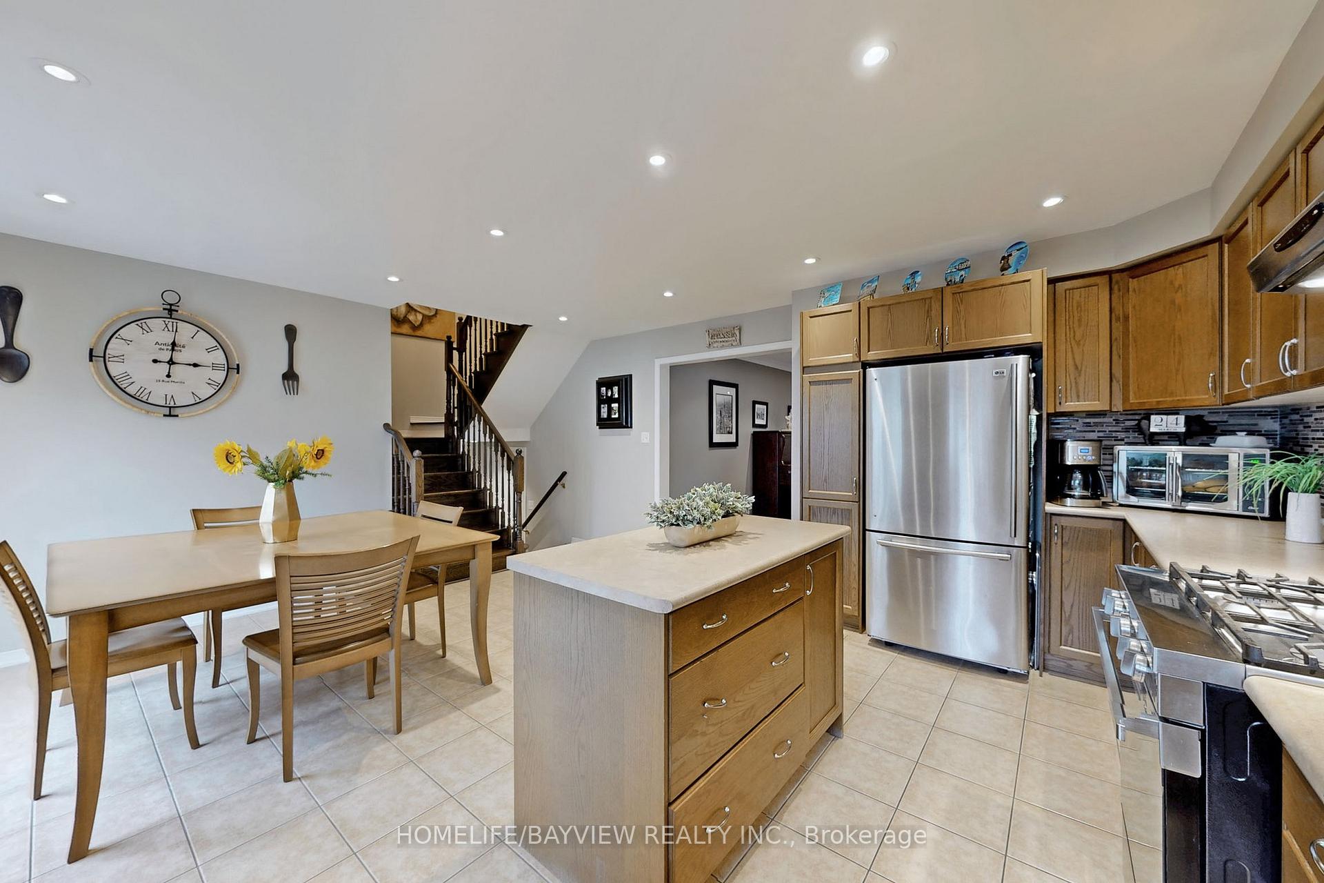 Photo 14 of 11 Rosario Drive, Vaughan, Vellore Village — HOMEH
