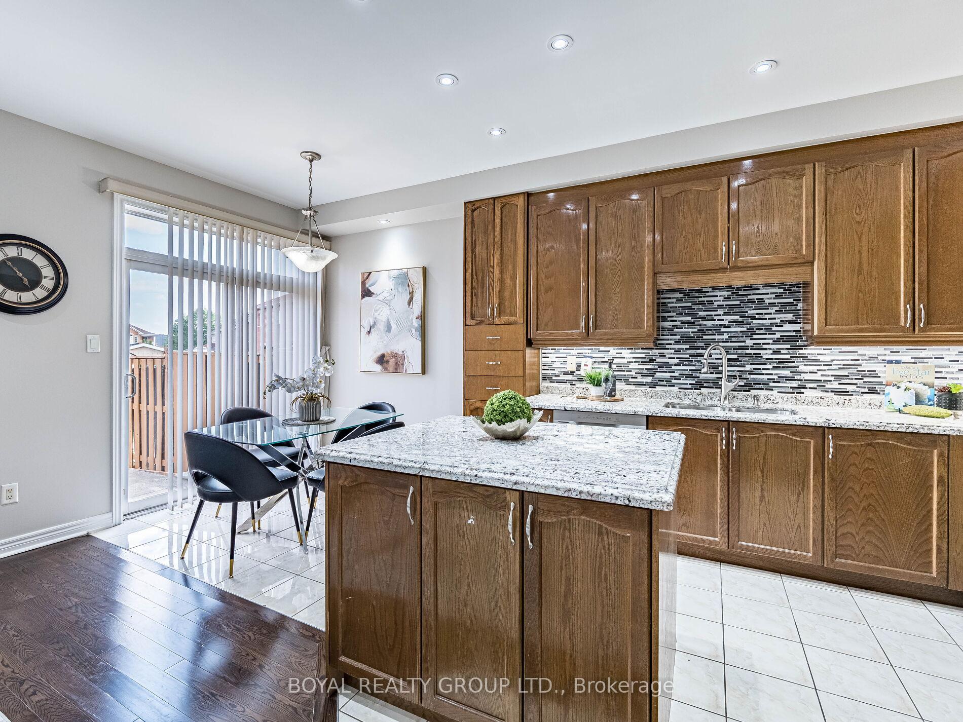 Photo 11 of 128 Rocky Point Crescent, Brampton, Madoc — HOMEH