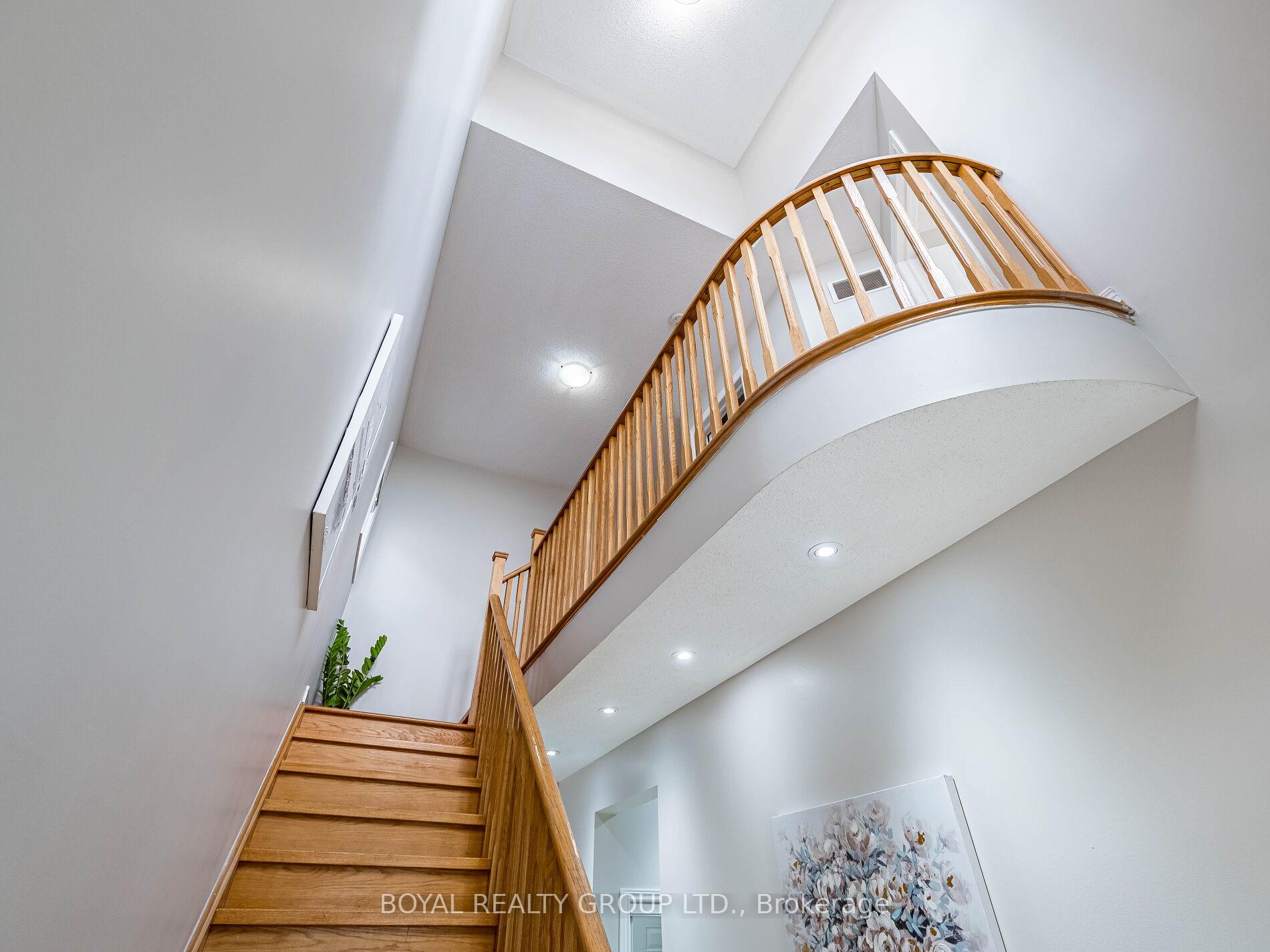 Photo 16 of 128 Rocky Point Crescent, Brampton, Madoc — HOMEH