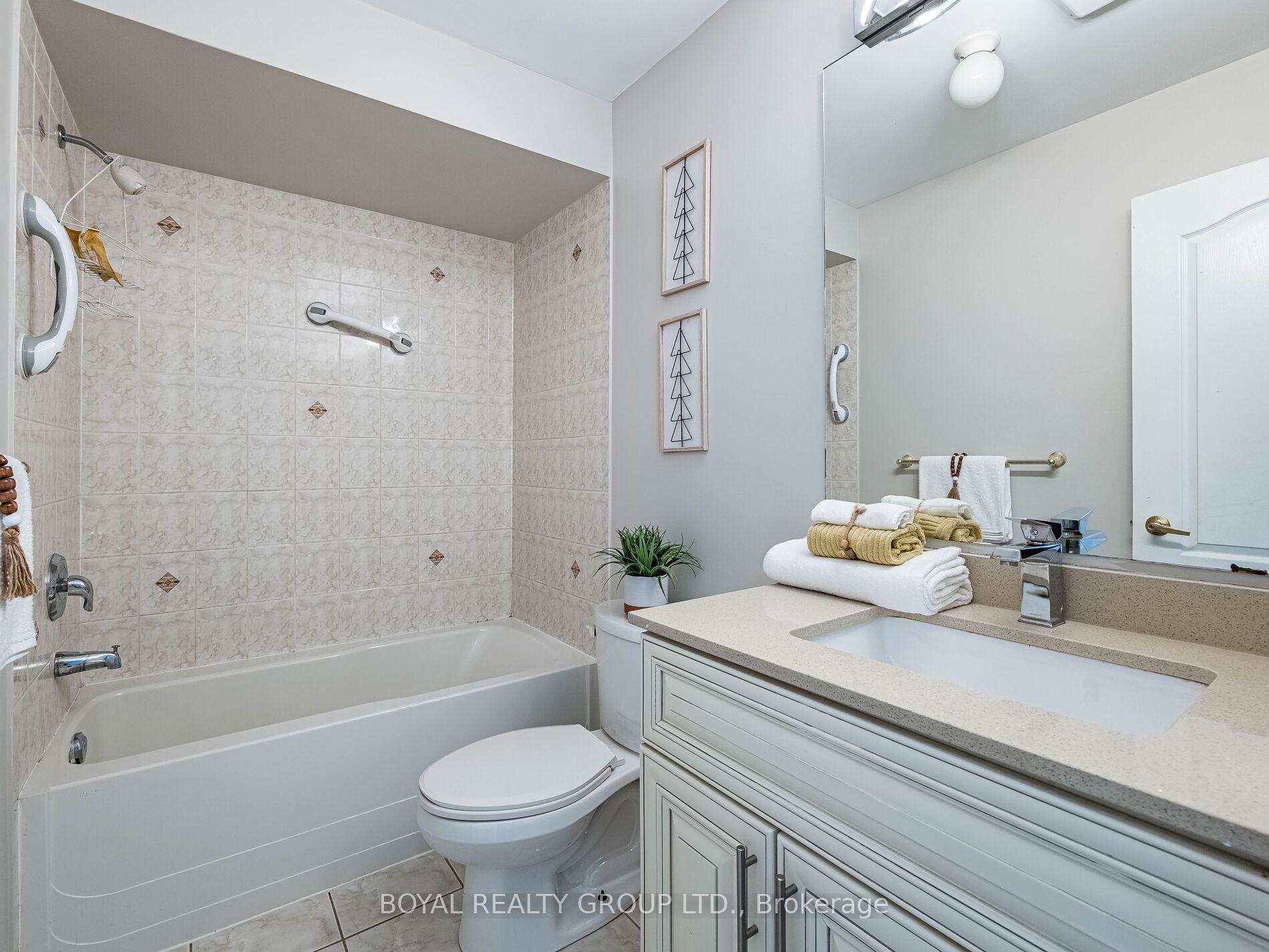 Photo 17 of 128 Rocky Point Crescent, Brampton, Madoc — HOMEH