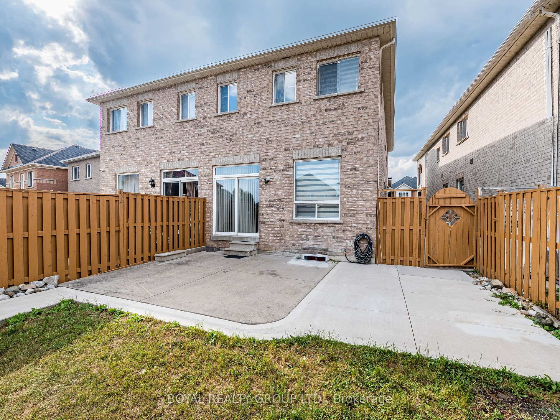 Photo 32 of 128 Rocky Point Crescent, Brampton, Madoc — HOMEH