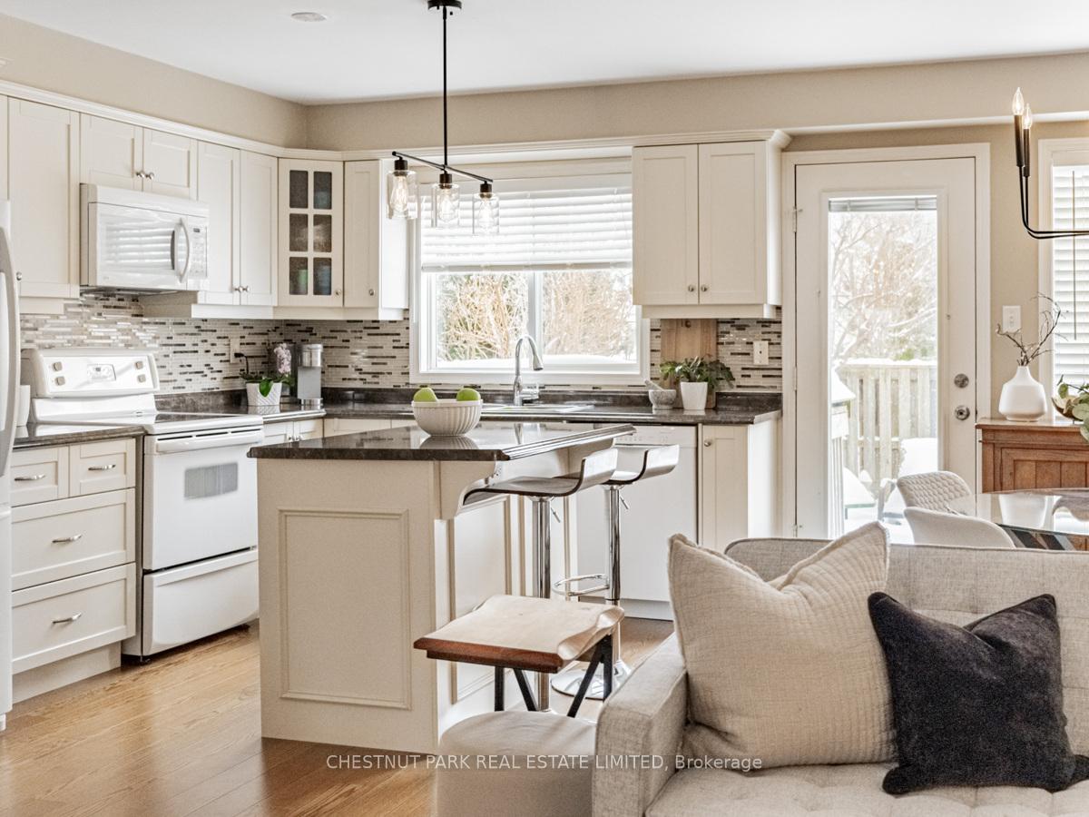 Photo 12 of 5195 Thornburn Drive, Burlington, Uptown — HOMEH